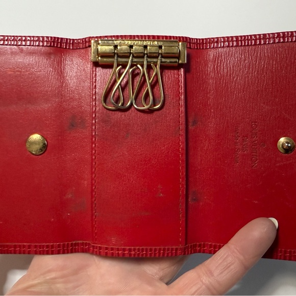 Louis Vuitton Epi 4-ring keyholder, red color - Picture 8 of 15